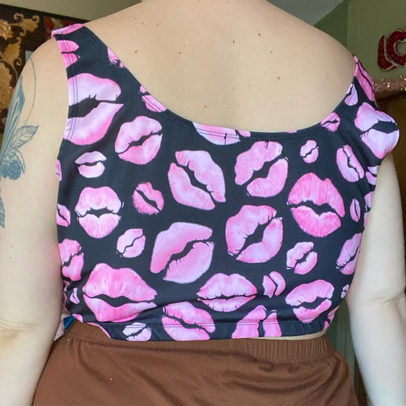 Club exx dollskill pink black lip crop top - Picture 2 of 3